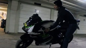 Разворот мотоцикла на боковой подножке