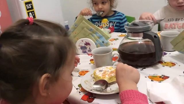 В саду как дома. Сад домашнего типа на Рабочей | Эльфик смотреть онлайн