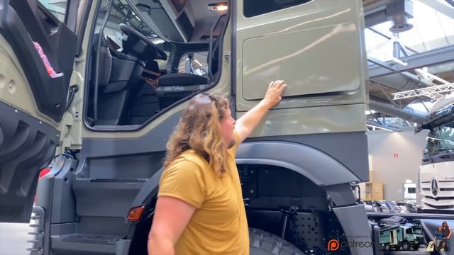 Incredible Truck Tour! Mercedes Benz Arocs 4x4 Präsentation LKW ► | Daimler Trucks interior 2021 смотреть онлайн
