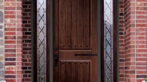 Чем опасно зеркало возле входной двери?