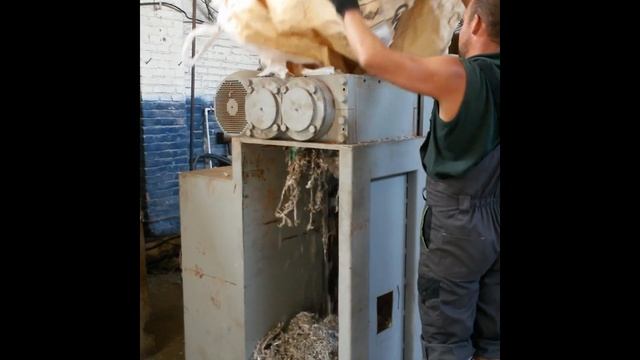 ШРЕДЕР двухроторный 2.225 (БИГ-БЭГИ , Плёнка , стрейч -плёнка , ящики и канистры ) смотреть онлайн