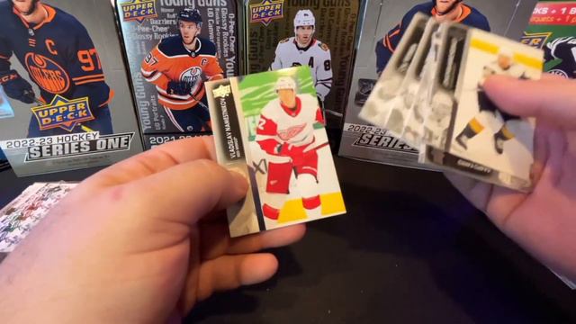 A 2021-22 Upper Deck Series 1 Hockey Hobby Box Break смотреть онлайн