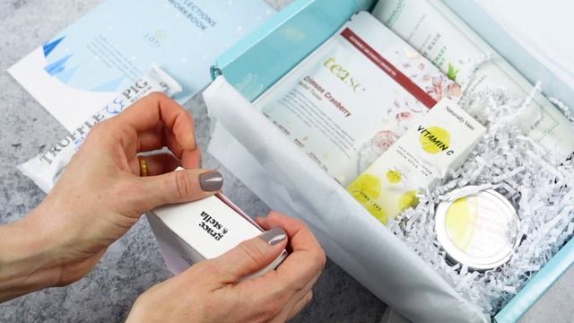 Loti Wellness Box Unboxing December 2020: Wellness Subscription Box смотреть онлайн