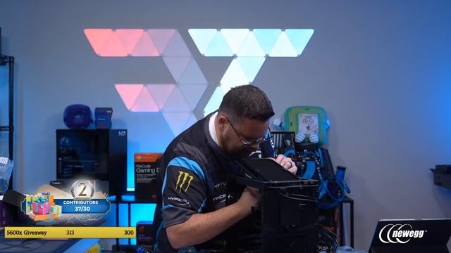 Razer Giveaway Build – Giveaways + $2500 Build in the Razer Tomahawk mini ITX (5600x / 3080FE) смотреть онлайн