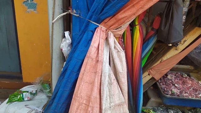 Покупки в Гокарне рядом с храмом. Что продается? смотреть онлайн