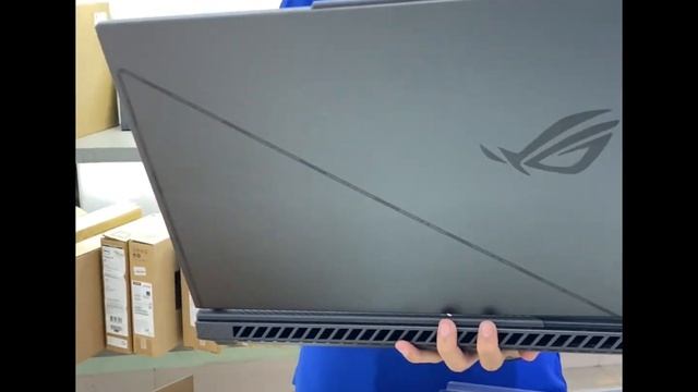 ASUS ROG Strix G18 G814 (2023) tại nhà Thanh Hương смотреть онлайн