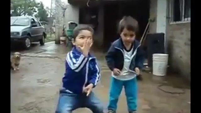 Танец локтей прикол смотреть онлайн