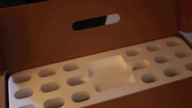 Apple 24" LED Cinema Display Unboxing смотреть онлайн