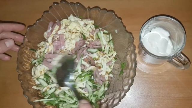 Салат с яичными блинчиками . Праздничный салат! Легко и просто! смотреть онлайн