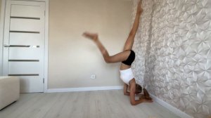 Как научиться стоять на локтях за 1 минуту дома/ стойка на локтях??♀️