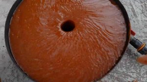 ОТМЫВАЮ БАБКИ В ЦЕНТРИФУГЕ МОЮ ЗОЛОТО КАК МОГУ. I LAUNDER MY GOLD IN THE CENTRIFUGE AS WELL I CAN.