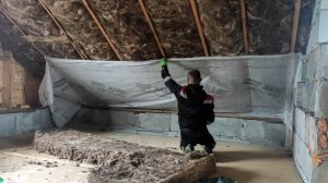 Как утеплить крышу мансарды? НИКОГДА НЕ УТЕПЛЯЙТЕ ПОТОЛОК НЕ ПОСМОТРЕВ ЭТО ВИДЕО. Работа у заказчик