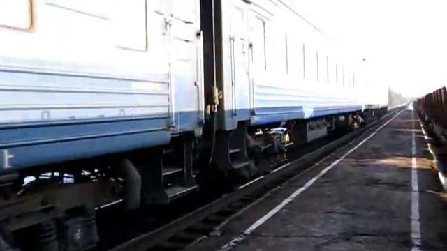 2ТЭ10В с пассажирским, прибывает на ст.Гарь смотреть онлайн