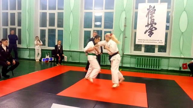 Кочанова Анна - Чемпионат и первенство города Мурманска по Киокусинкай - Кумитэ - 2017 смотреть онлайн