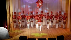 «Торжественный марш»-исп .Ансамбль барабанщиц «Виват»