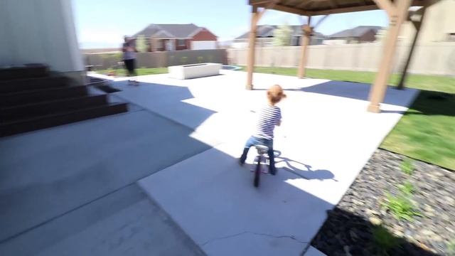 Lava Monster Prison Escape! The Floor is Lava Challenge (new game in backyard skatepark) смотреть онлайн
