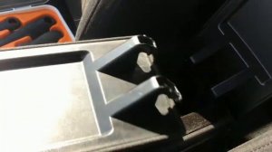 Замена крышки подлокотника Volkswagen Polo Sedan