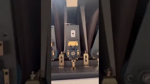 Калибровально-шлифовальный трёх-узловой станок c выравнивающим валом ⚠️BRRP-1300 - 2 800 000 руб. смотреть онлайн