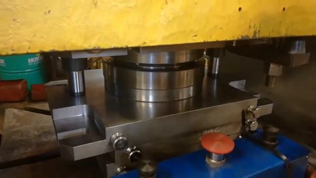 Штампы для изготовления деталей из металла смотреть онлайн