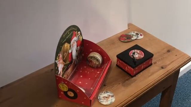 Musical Vintage Gramophone Advent Calendar