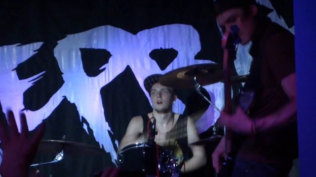 Нервы - Я ее люблю (Ростов-на-Дону 9.06.2012) смотреть онлайн