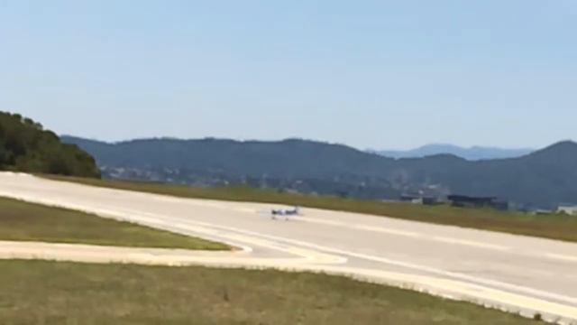 Aterrizaje de un calmato en el arc de sant cugat смотреть онлайн