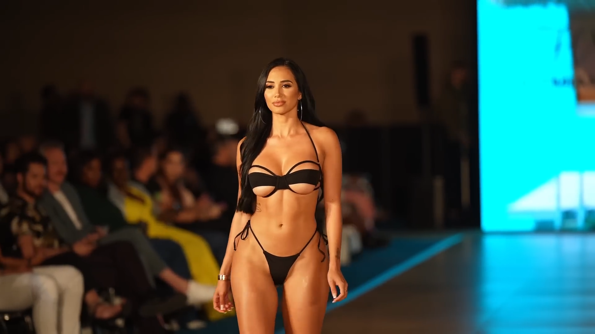 Неделя моды Hot Miami Styles во Флориде смотреть онлайн