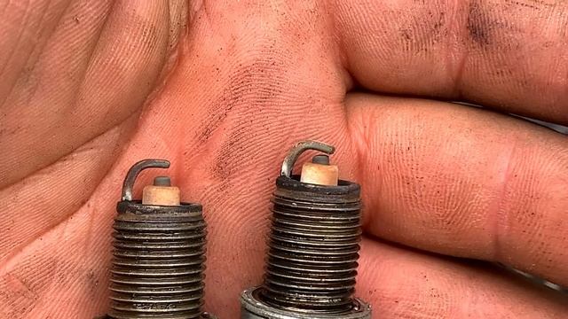 How to replace spark plugs on a Toyota engine @elchanojose4633 смотреть онлайн