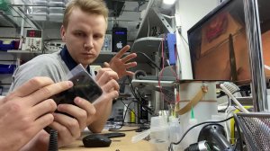 КАК ВЫПРЯМИТЬ гнутый корпус iPhone 11 - ВАРИАНТЫ РЕМОНТА?!