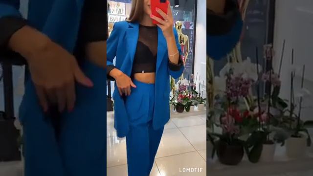 Женский синий брючный костюм