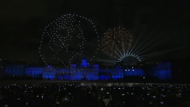 Tributes Paid to the Queen at London 2023 Fireworks смотреть онлайн