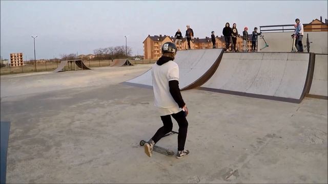 BMX'ер ОСВОИЛ САМОКАТ ЗА 5 МИНУТ. и ПРОБУЕТ ФЛЕЕР? bmx day # 61 смотреть онлайн