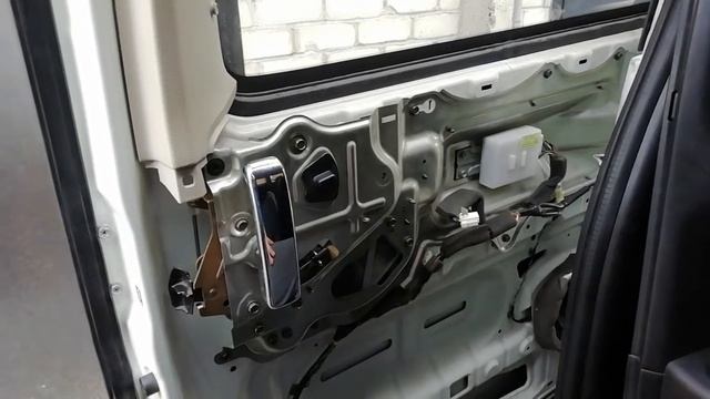 Проблема электропривода боковой двери Nissan Elgrand 51 смотреть онлайн
