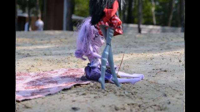 КУКЛЯШкИ НА РЕЧКЕ stop motion monster high смотреть онлайн
