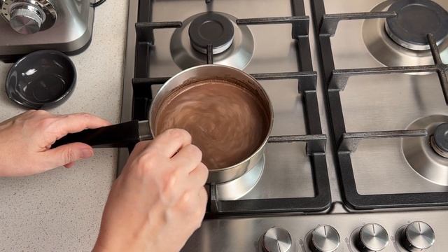 КАК ПРИГОТОВИТЬ КАКАО С БАНАНОМ? Горячий напиток на завтрак, очень вкусный и быстрый смотреть онлайн