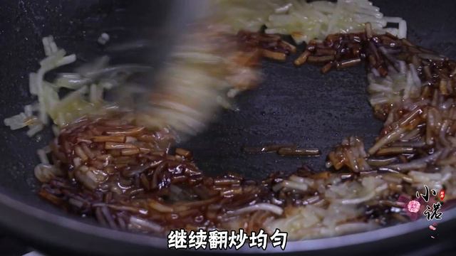 春天要吃白菜馅饼，教你懒人做法，不发面不烫面，皮薄馅大不破皮【刘姐厨房 Magic Food】 смотреть онлайн