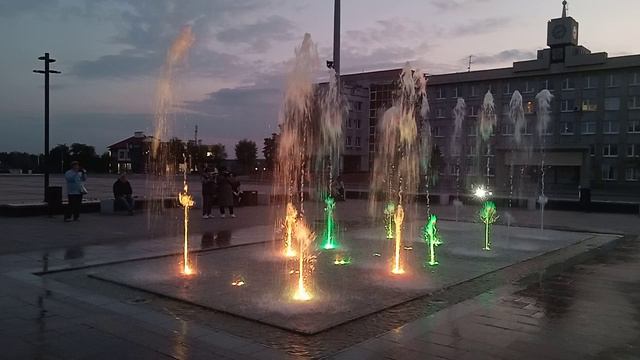 Поющий фонтан в Каменске-Уральском смотреть онлайн