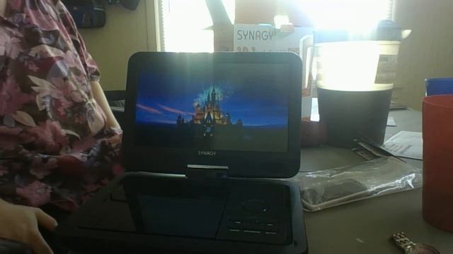 SYNAGY 10.1inch Portable DVD Player CD Player with Swivel Screen & Car Charger Amazon Review смотреть онлайн