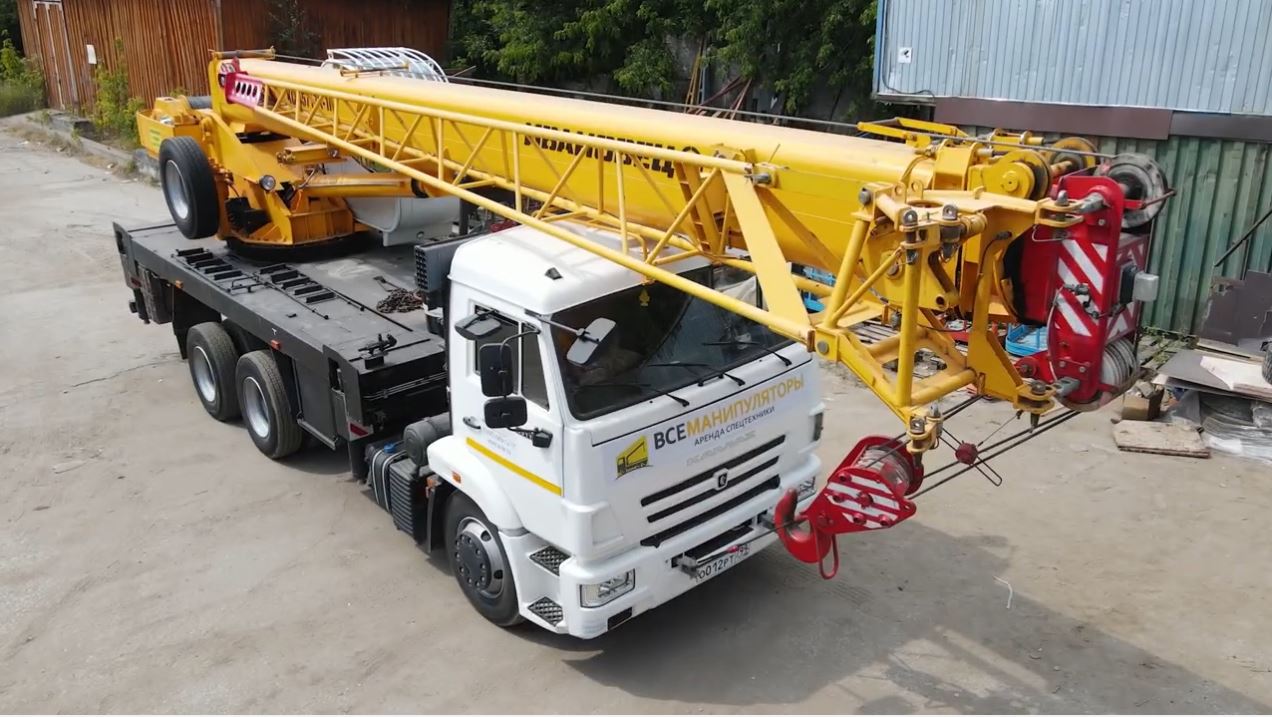 Небольшое видео, рассказывающее об опыте эксплуатации автокрана ИВАНОВЕЦ КС-45717К-1Р. смотреть онлайн