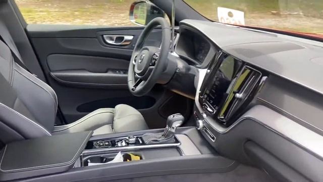 2021 XC60 T5 R-Design смотреть онлайн