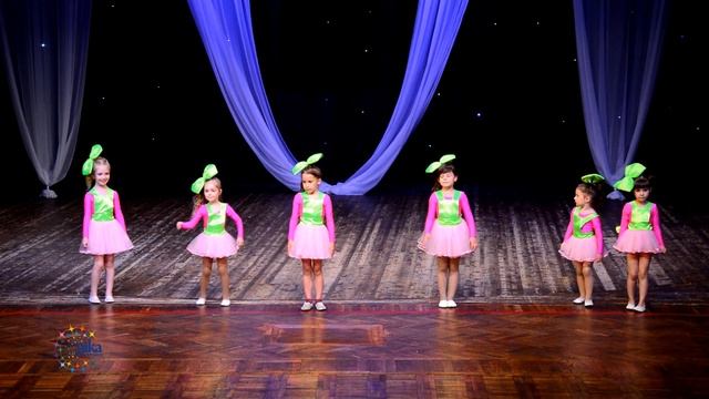 Маленькая модница смотреть онлайн