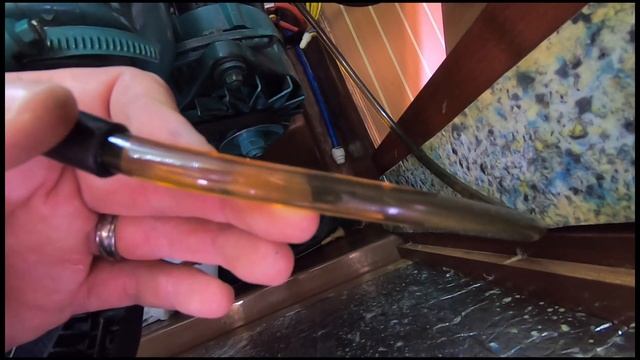 Changing the oil in a saildrive while the boat is in the water (afloat) - Boat Projects смотреть онлайн