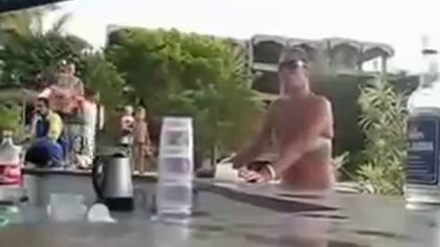 Вот как пьяные русские ведут себя в Турции ПОЗОР)))))))) смотреть онлайн