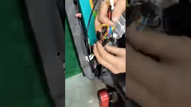 How to replace the KUGOO G Booster Controller смотреть онлайн