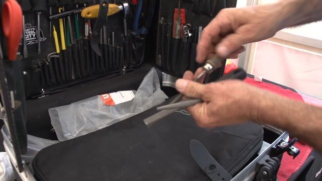 Santa Cruz Syndicate Tool Box Tour With Josh Bryceland's Wrench, Doug Hatfield смотреть онлайн