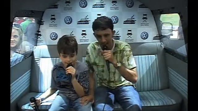 VW Salao do Automovel 2010 - Kombioke - Guilherme e Vagner смотреть онлайн