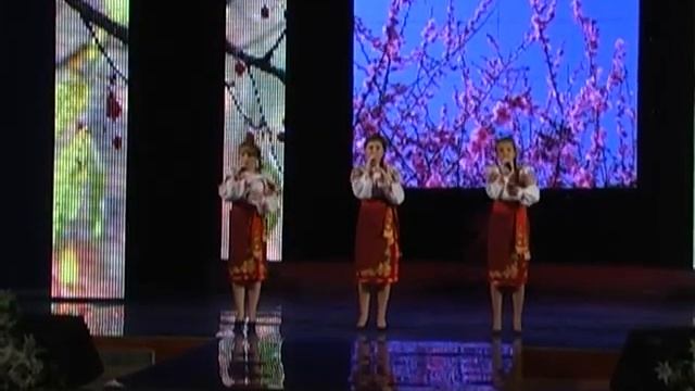 Трио (Надутик Анастасия, Бойко Мария, Троцак Евгения) - "Чарівна скрипка" смотреть онлайн