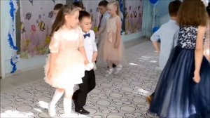 Танец на Выпускной Детство