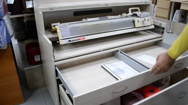 Стол "Ажур макси"для вязальных машин с выдвижным ящиком под оверлок и швейную машину смотреть онлайн
