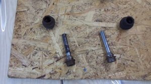 Смена резины и смазка направляющих суппортов